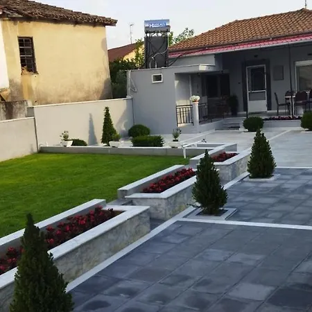 Kariofilli's House