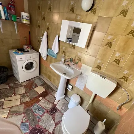 Kariofilli's House * آيوس أثاناسيوس