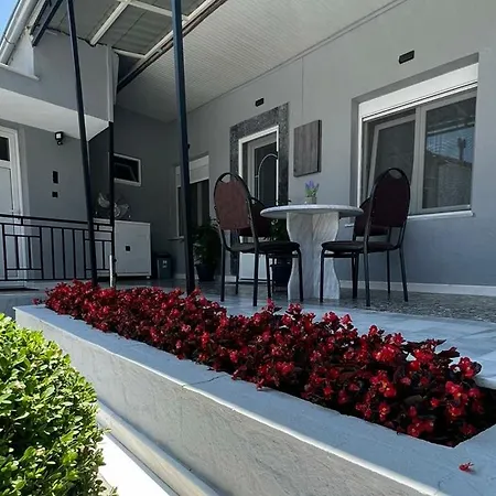 بيت للعطل Kariofilli's House *