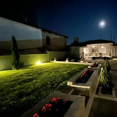 Kariofilli's House بيت للعطل *