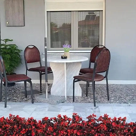 بيت للعطل Kariofilli's House *