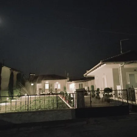 Kariofilli's House * آيوس أثاناسيوس